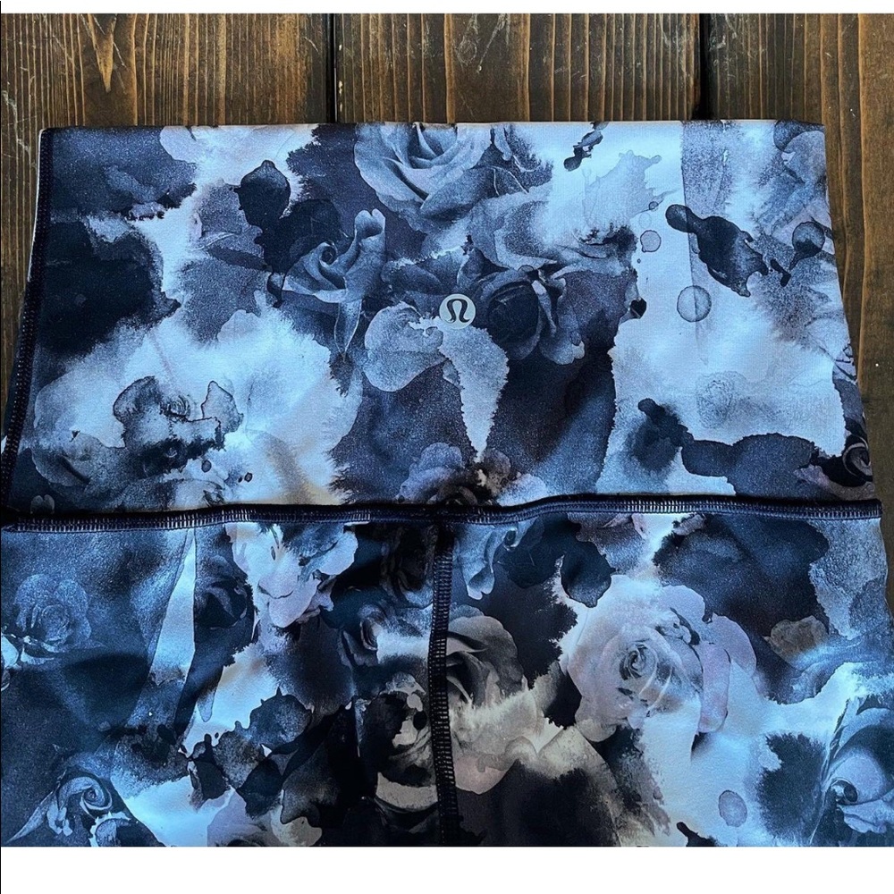 ✨Lululemon Rose Grey Wunder Under Leggings✨